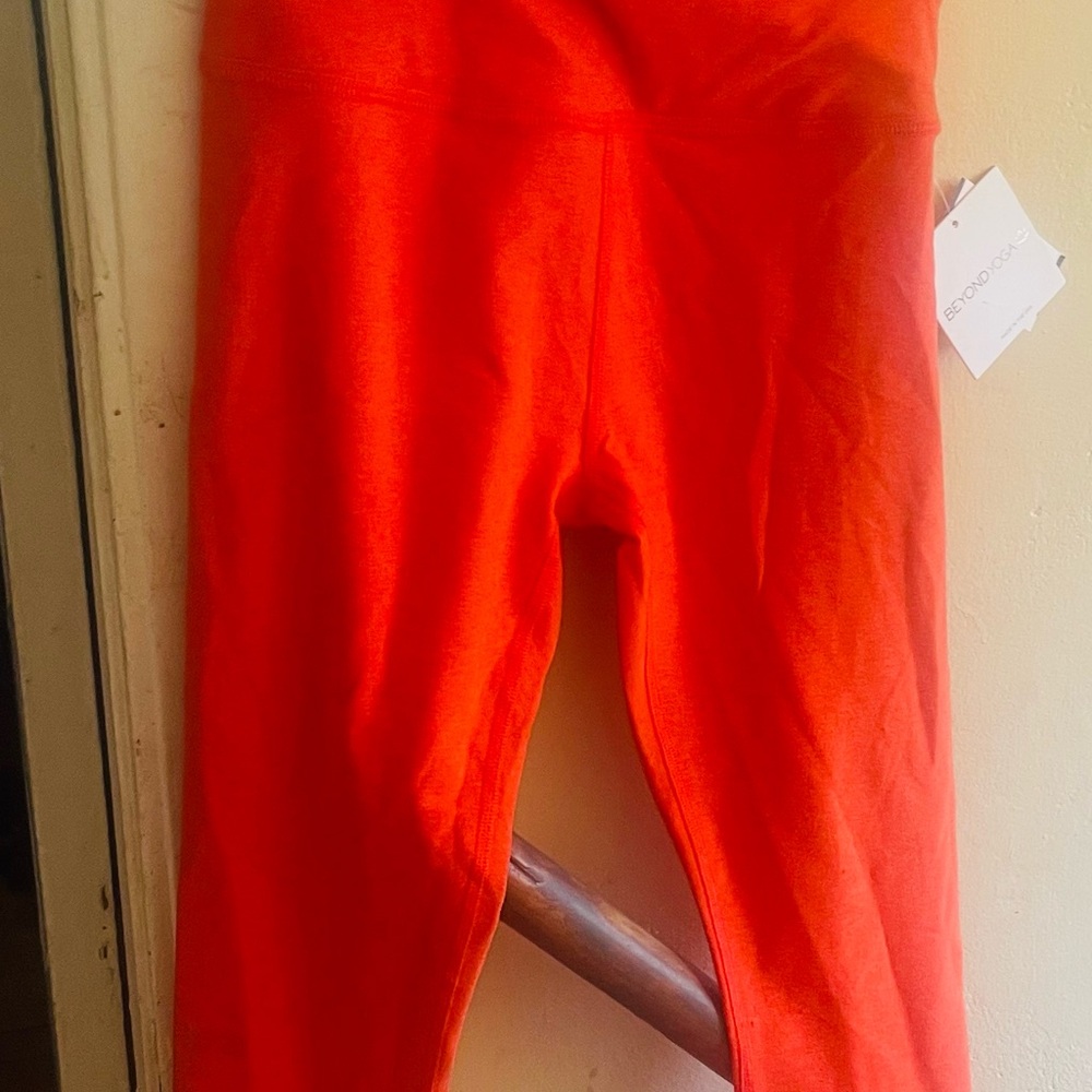 Beyond Yoga Vibrant Orange women sLeggings